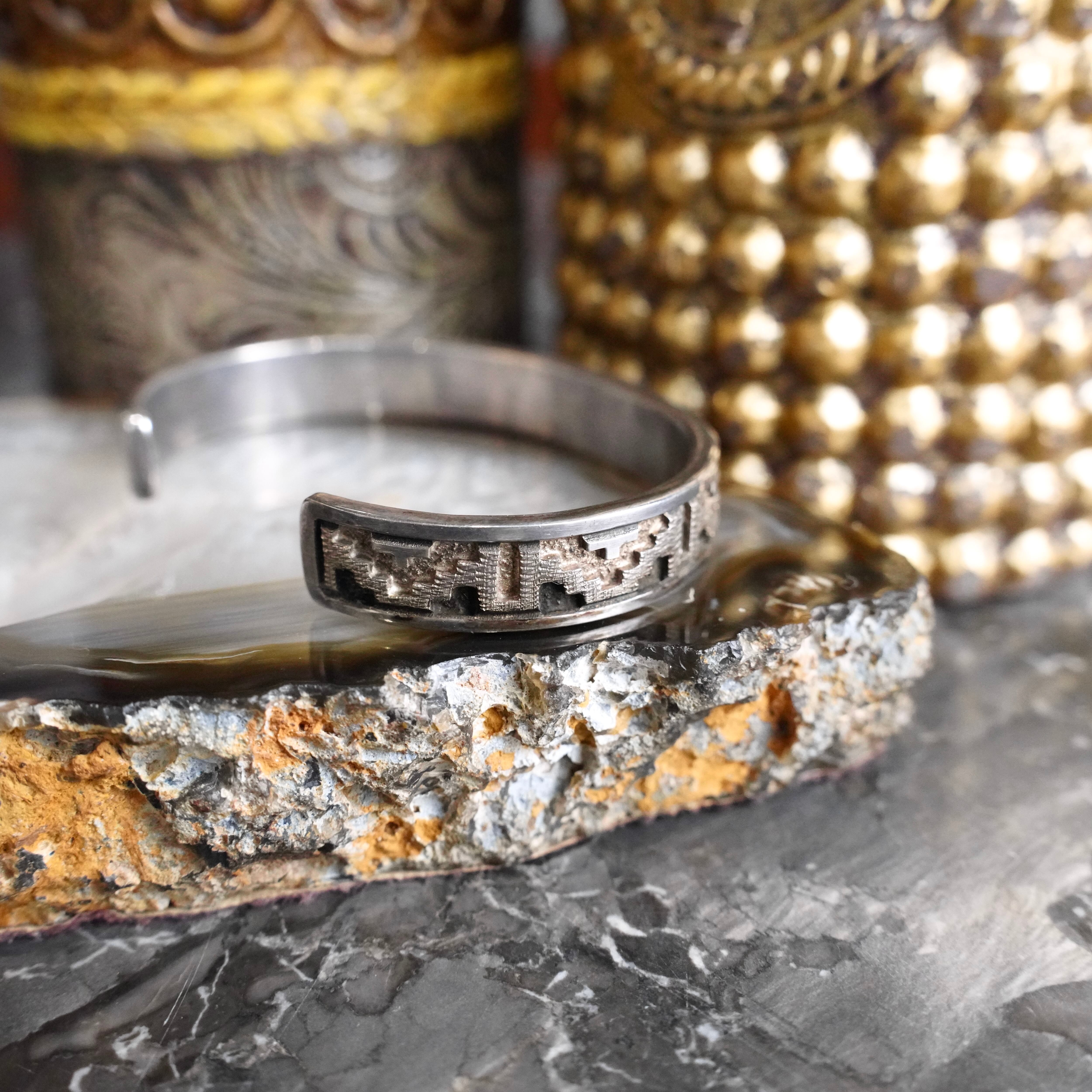 INDIAN JEWELRY NAVAJO DAN JACKSON OVERLAY DESIGN SILVER BANGLE