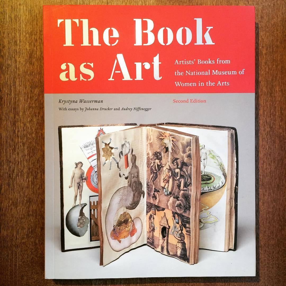 アートの本「The Book As Art: Artists' Books from the National Museum of Women in the Arts」 - 画像1