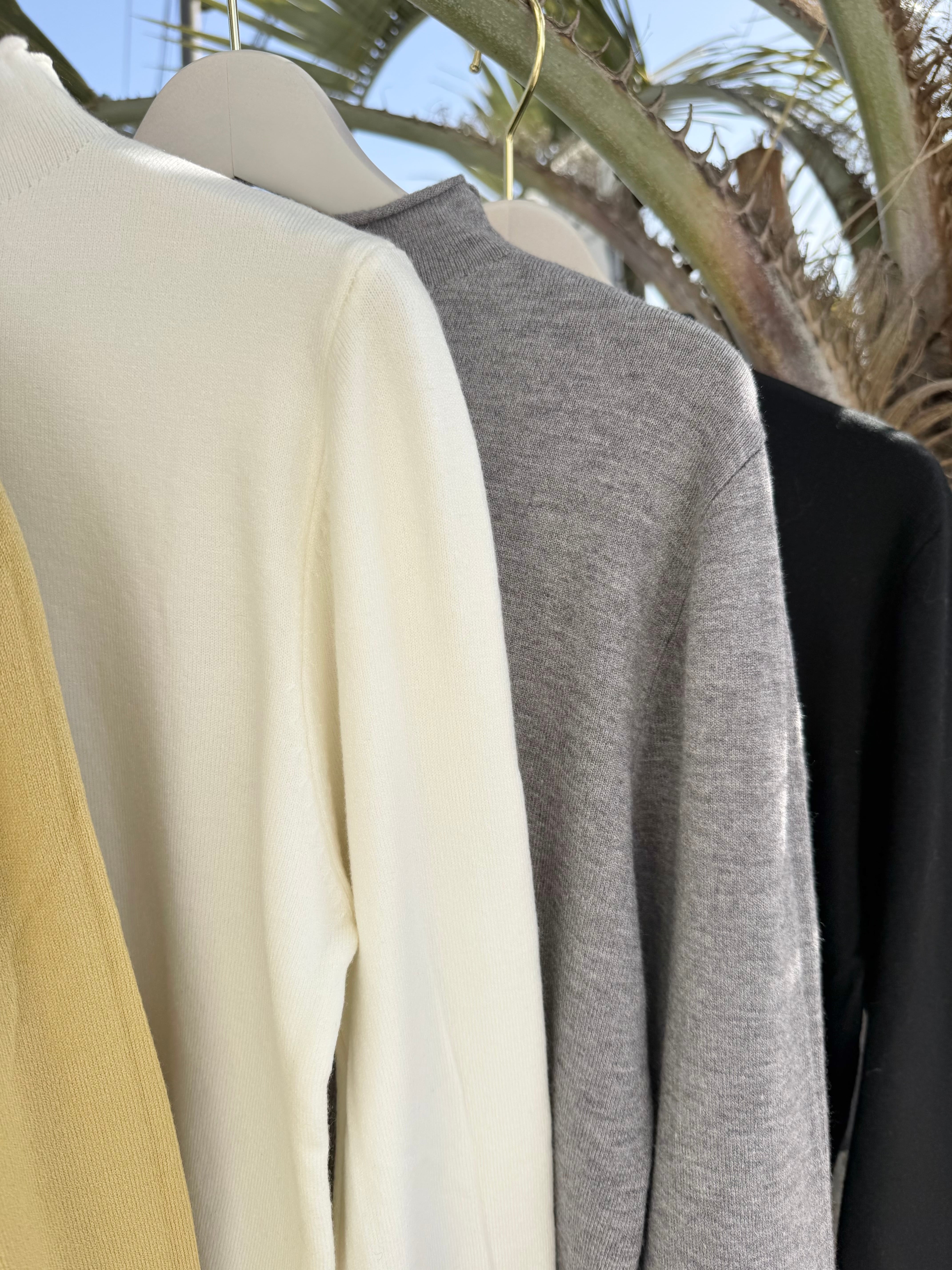 レディース もちふわタートルニット¥2,990(3,289)