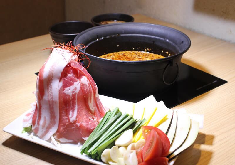 五進 / しゃぶしゃぶ鍋 / 鉄 / 内面ホーロー / 25cm | 東伸販売