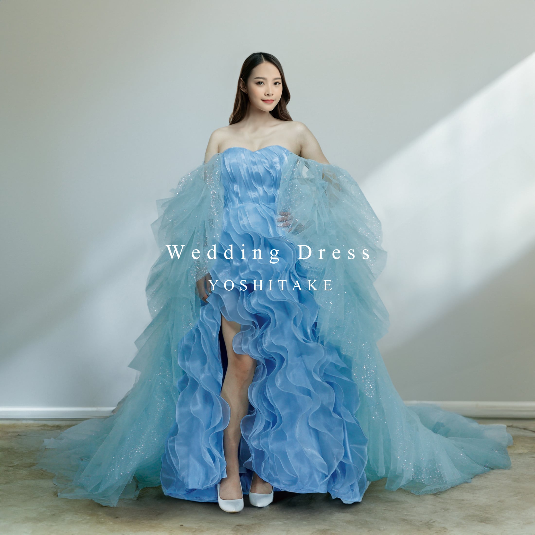 【オーダー制作】ウエディングドレス(無料パニエ) ウエディングドレス.ブルー.カラードレス.フリル.トレーン付き ※制作期間4週間から8週間 Y2662