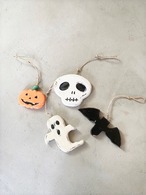 木製　ハロウィン オーナメント  ４個セット（パンプキン/スカル/コウモリ/ゴースト）
