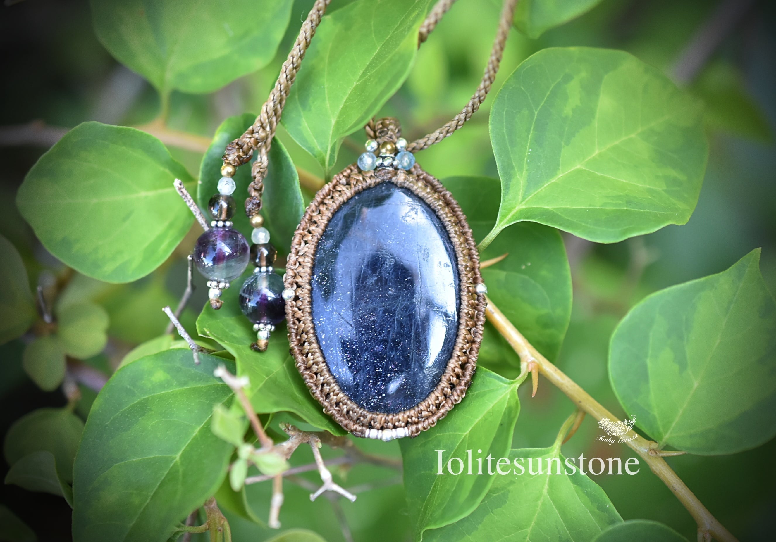 銀色イリデッセンス★アイオライトサンストーン マクラメネックレス1165