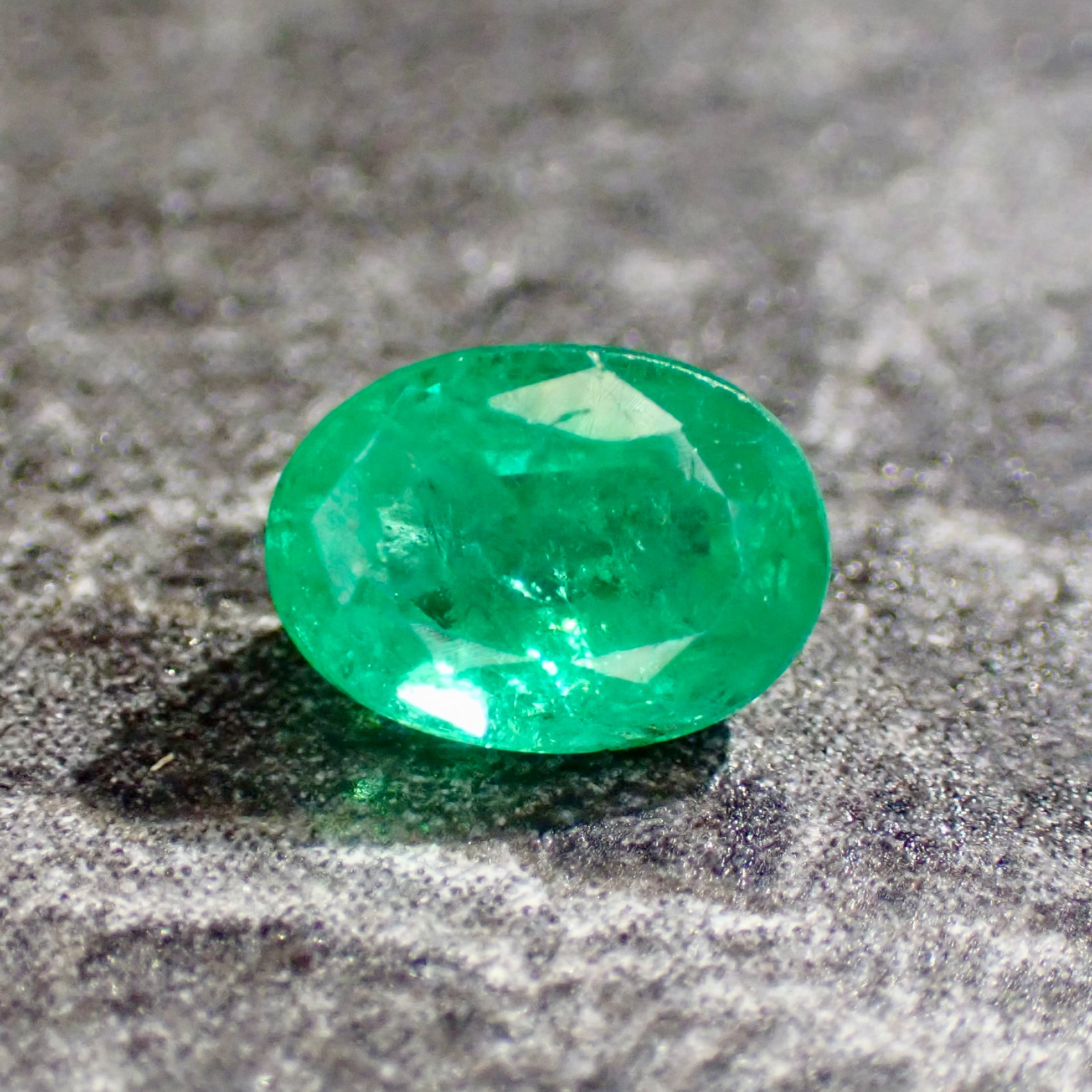 Emerald 6.8×4.9mm 0.77ct Zambia | One Loose