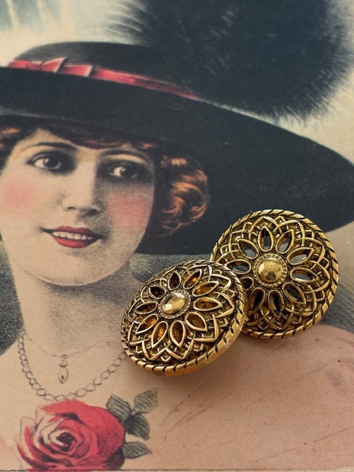 17mm Japanese ヴィンテージボタン プラスチックボタン 透かし メダリオン ゴールド アクセサリーパーツ 装飾材