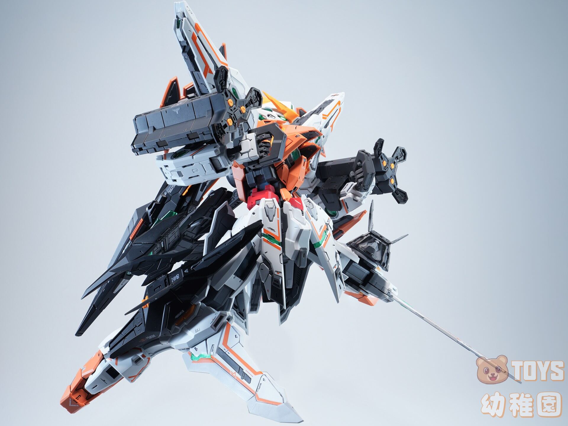 海外製　プラモデル キット　超兵計画 1/100 覚醒超兵 ハレルヤ 超兵計画】1/100 覚醒超兵 ハレルヤ 変形可能 発光 未組立 プラモデル