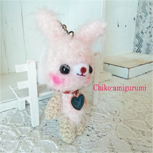 Chiko-amigurumi：キーホルダー　うすピンク　うさぎさん♪　あみぐるみキーホルダー