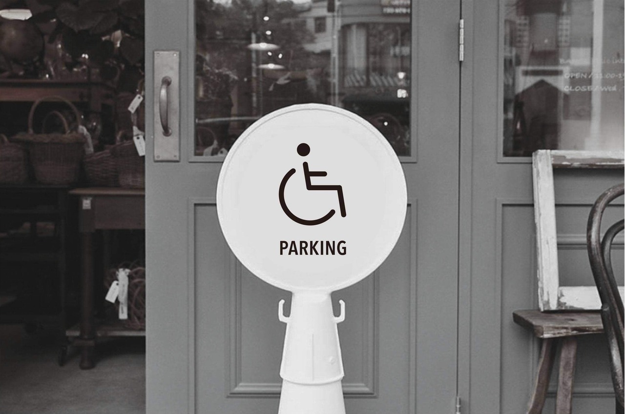 「車椅子専用駐車場」PREFAB SIGN