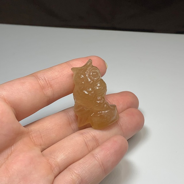 2.可愛いふくろう・フローライト