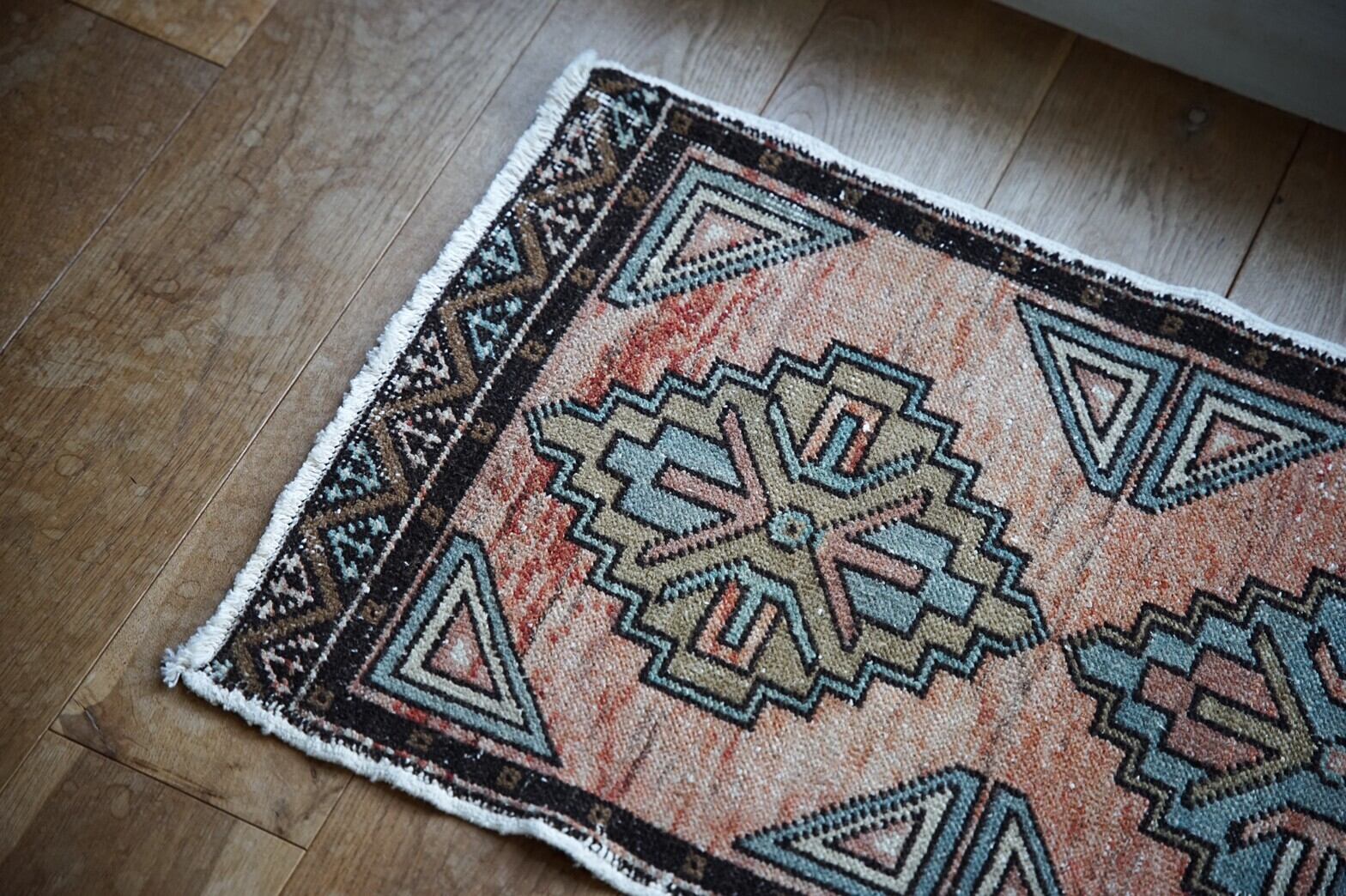 018 - Vintage Turkish rug