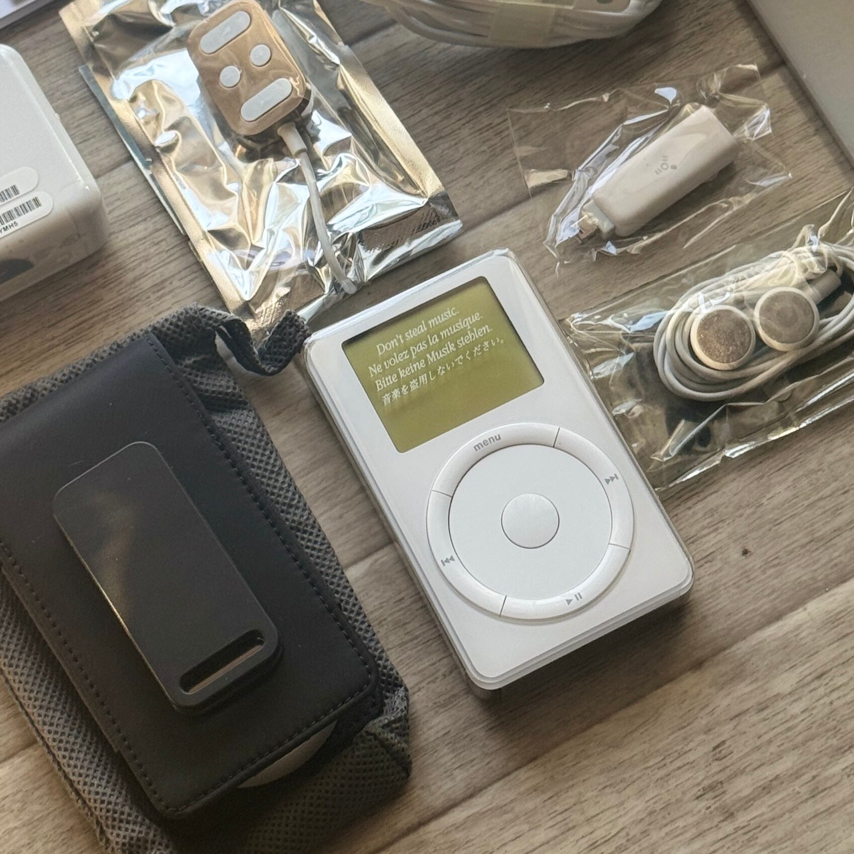 激レア】Apple 第2世代 iPod 10GB | 新品未開封 | 元箱付属品完品