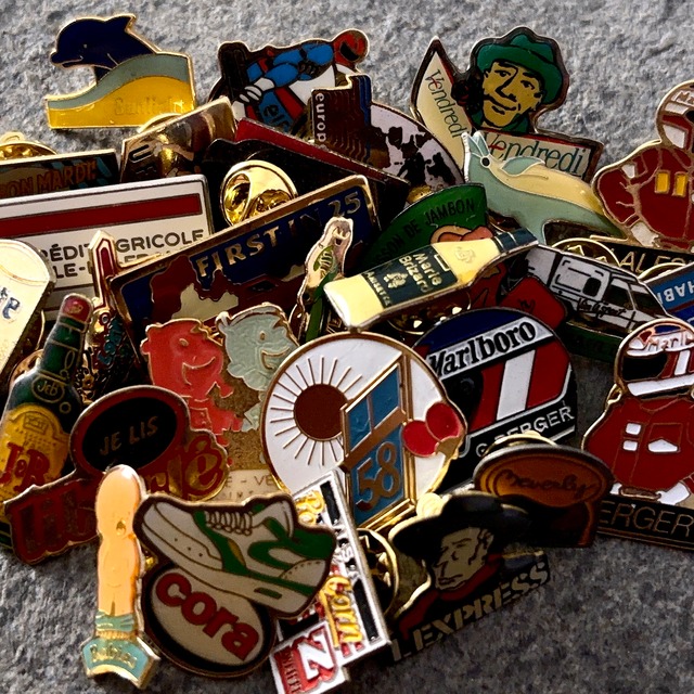 30個  フランス雑貨 ヴィンテージ  ピンバッジ ピンズ France pins  Pin badge vintage 古着 通販 リメイク ブローチ  アタッチメント付属 雑貨 2605005-2605027-7