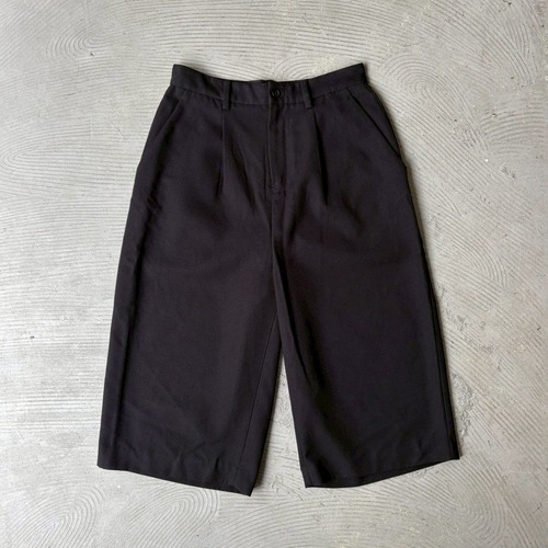 Wide cropped pants