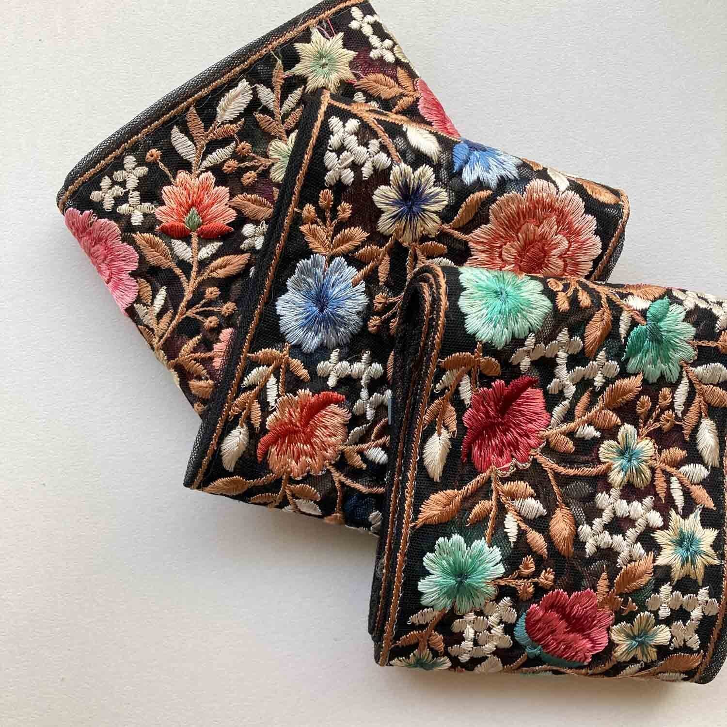 オリジナルのインド刺繍リボンを多数取り揃えています。浅草橋ワール