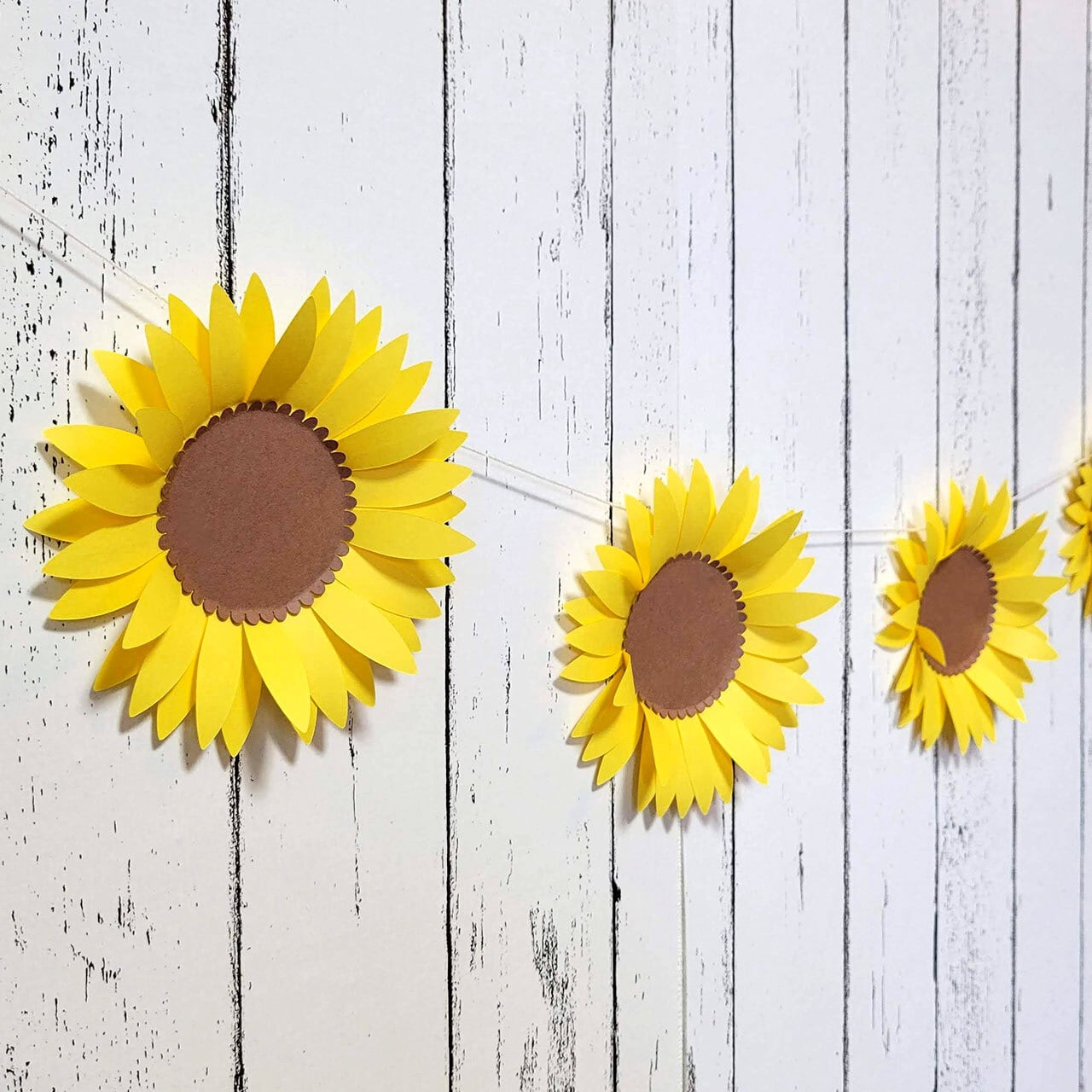ひまわりペーパーフラワーのガーランド 夏の飾り付け 黄色 | HAPPY