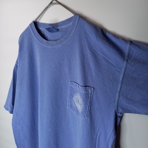 クルーネック　ポケット　Tシャツ　半袖　背面プリント　くすみブルー　L