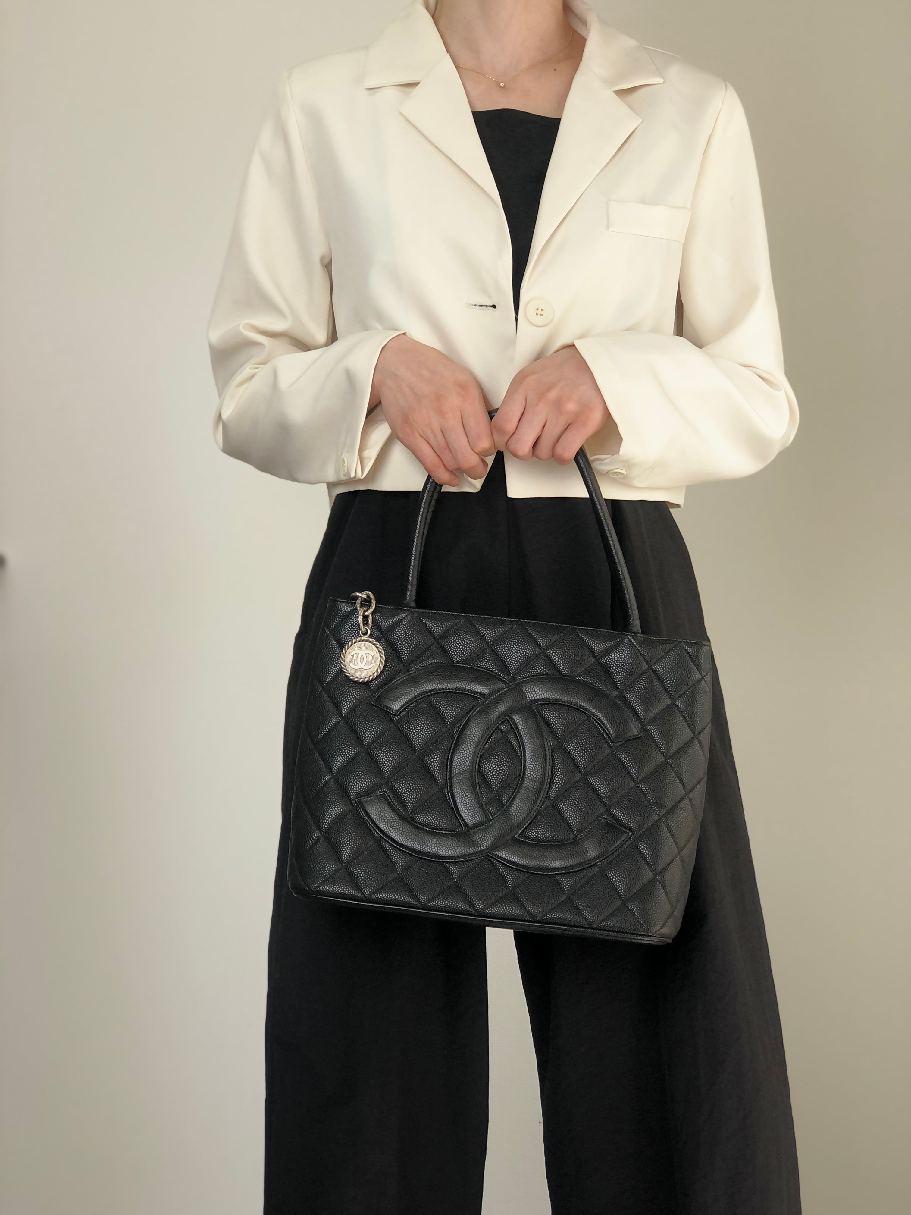 CHANEL シャネル ハンドバッグ ブラック ココマーク キャビアスキン