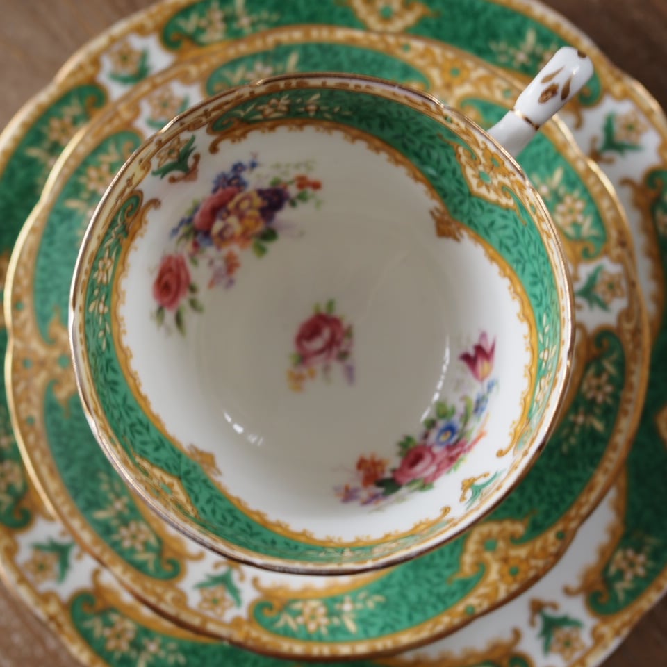 英国Paragon】パラゴン 1940年代製グリーン＆金彩フローラル トリオ