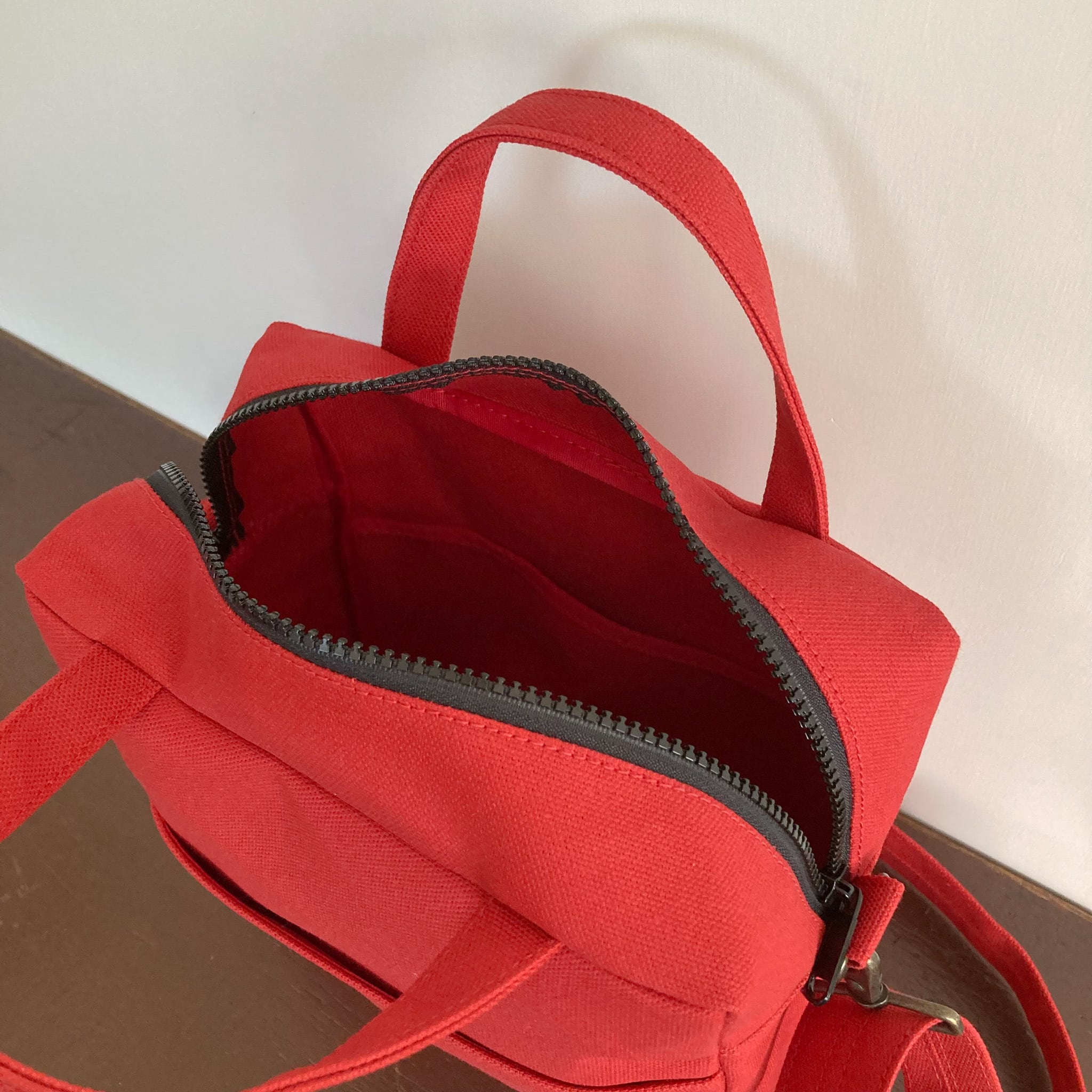 スクエア2wayトート S 赤 / 8号帆布 | aoya bags | シンプルで少し