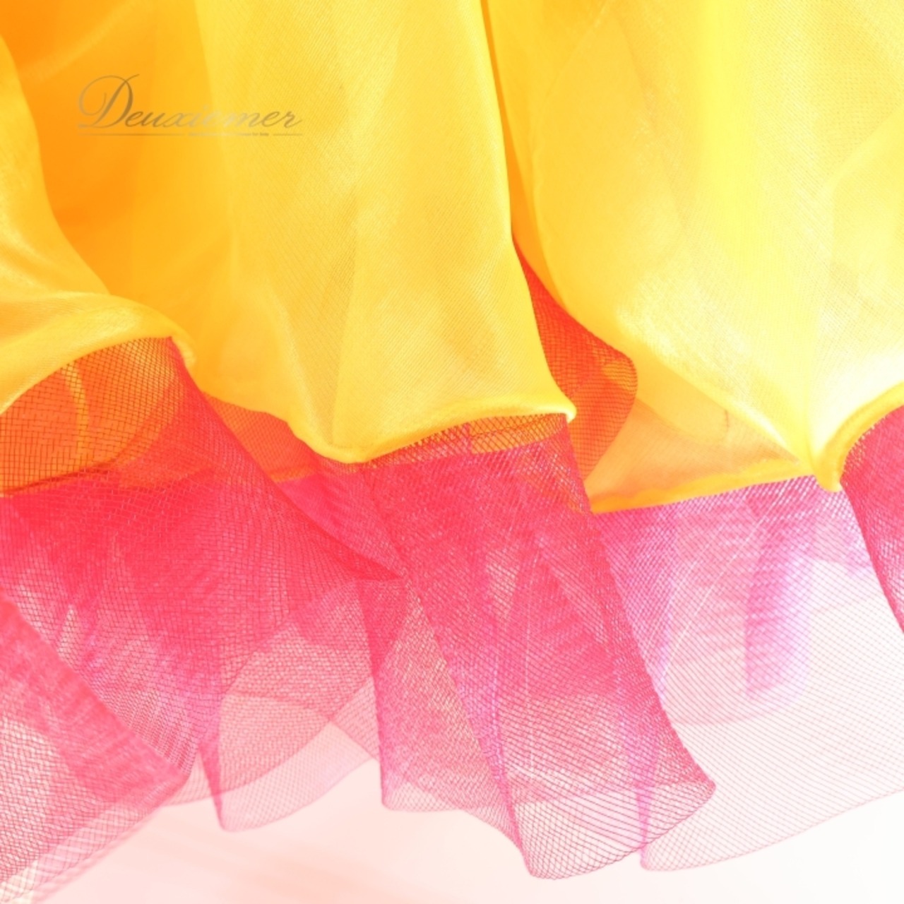 社交ダンス 衣装 スタンダードドレス ワンピース ドレス 黄色 フリル レース デモ 競技 ダンス パーティ 発表会 フロート 豪華 華やか 赤 ワインレッド イエロー系 レッド系 鮮やか フロート付き エレガント 舞台衣装 ダンス発表会 コンペティション