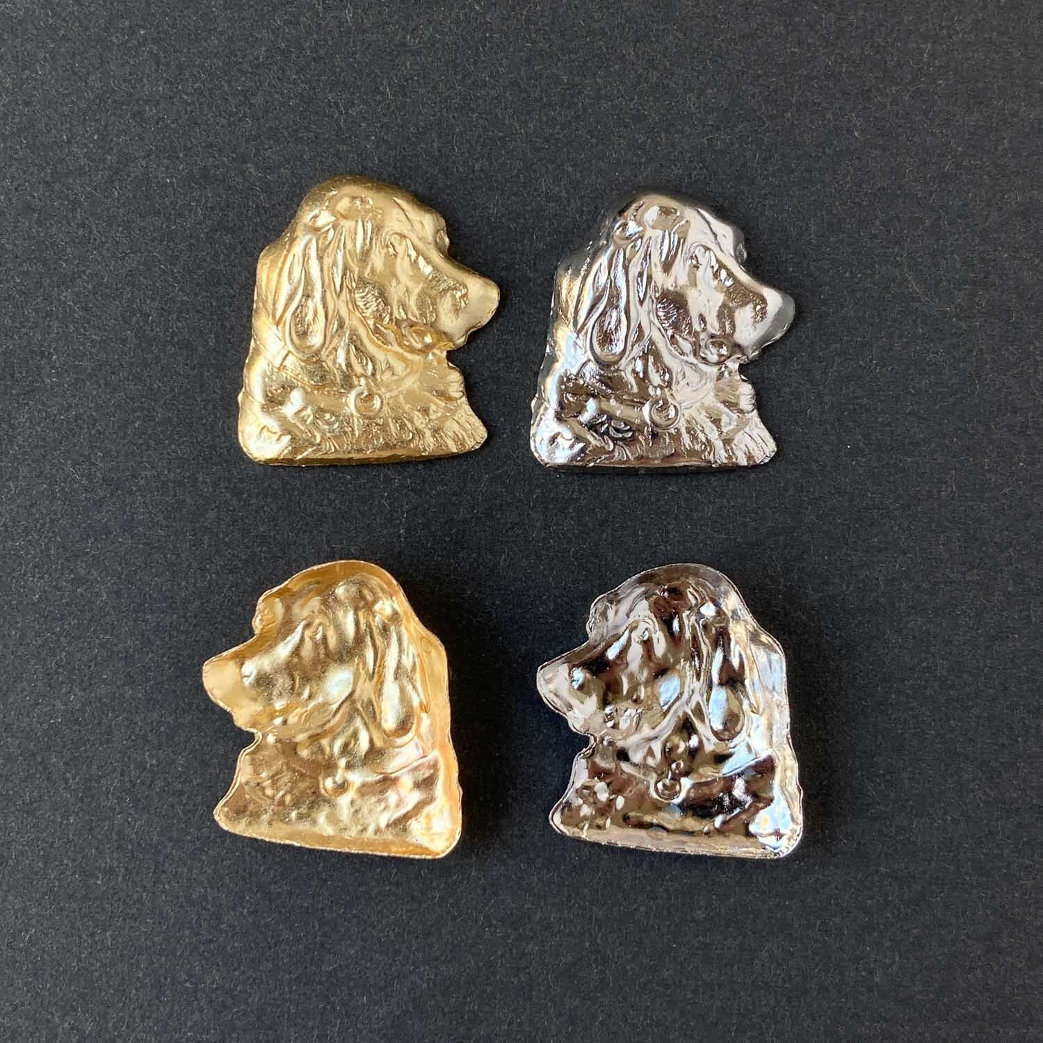 新色追加〉USA真鍮 垂れ耳犬の斜め顔プレート（22mm） | Dua