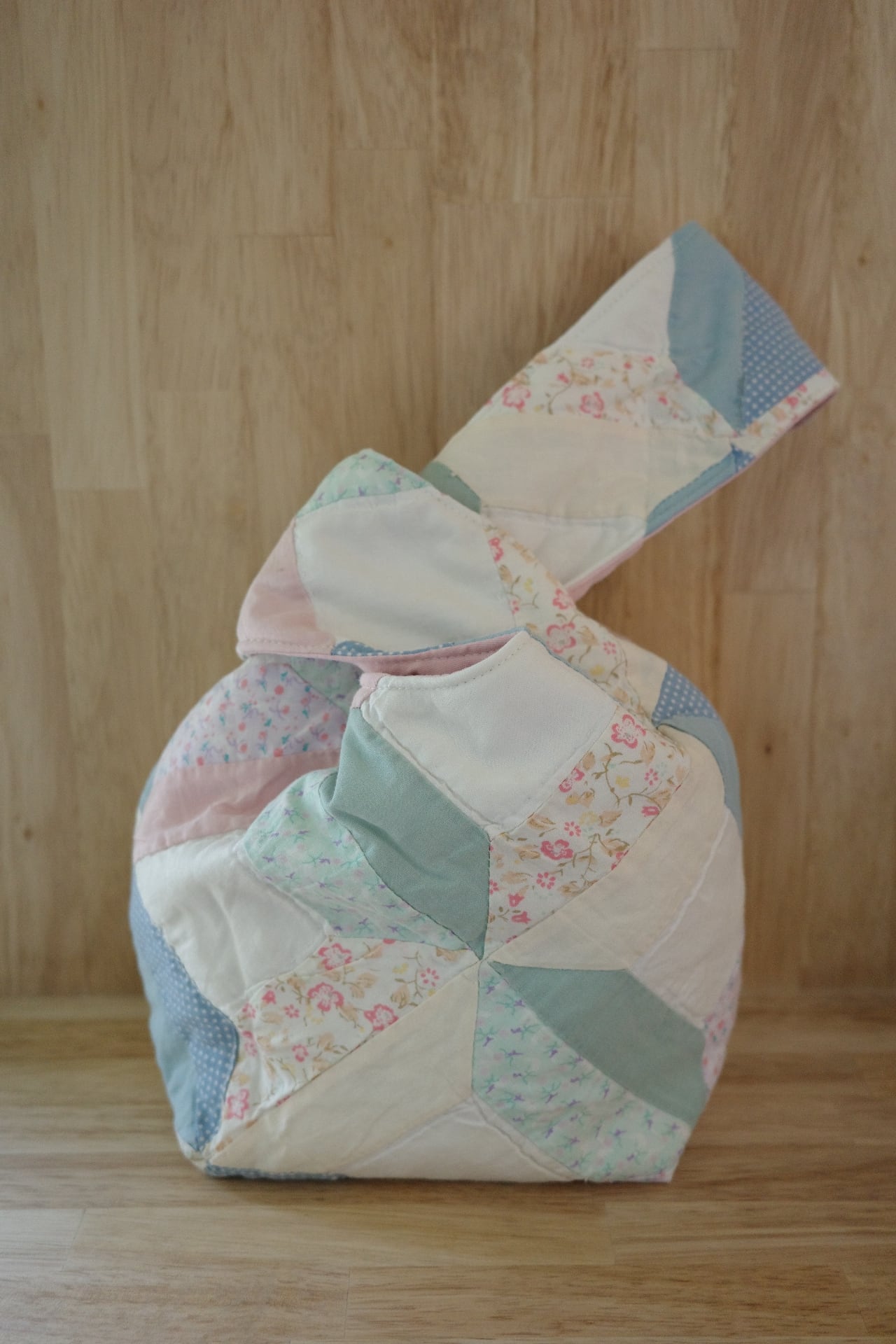 Handmade quilt knot bag