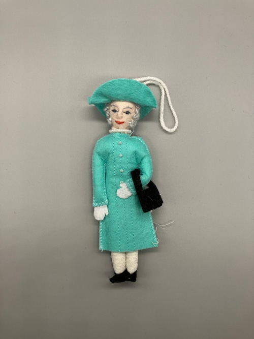 SILK ROAD BAZAAR FIGURE ORNAMENT - QUEEN ELIZABETH 1