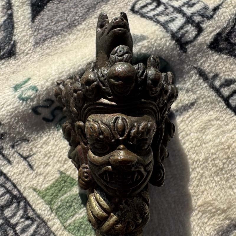 チベット仏教、密教の法具、ネパールの真鍮製のドルジェ、Vajra
