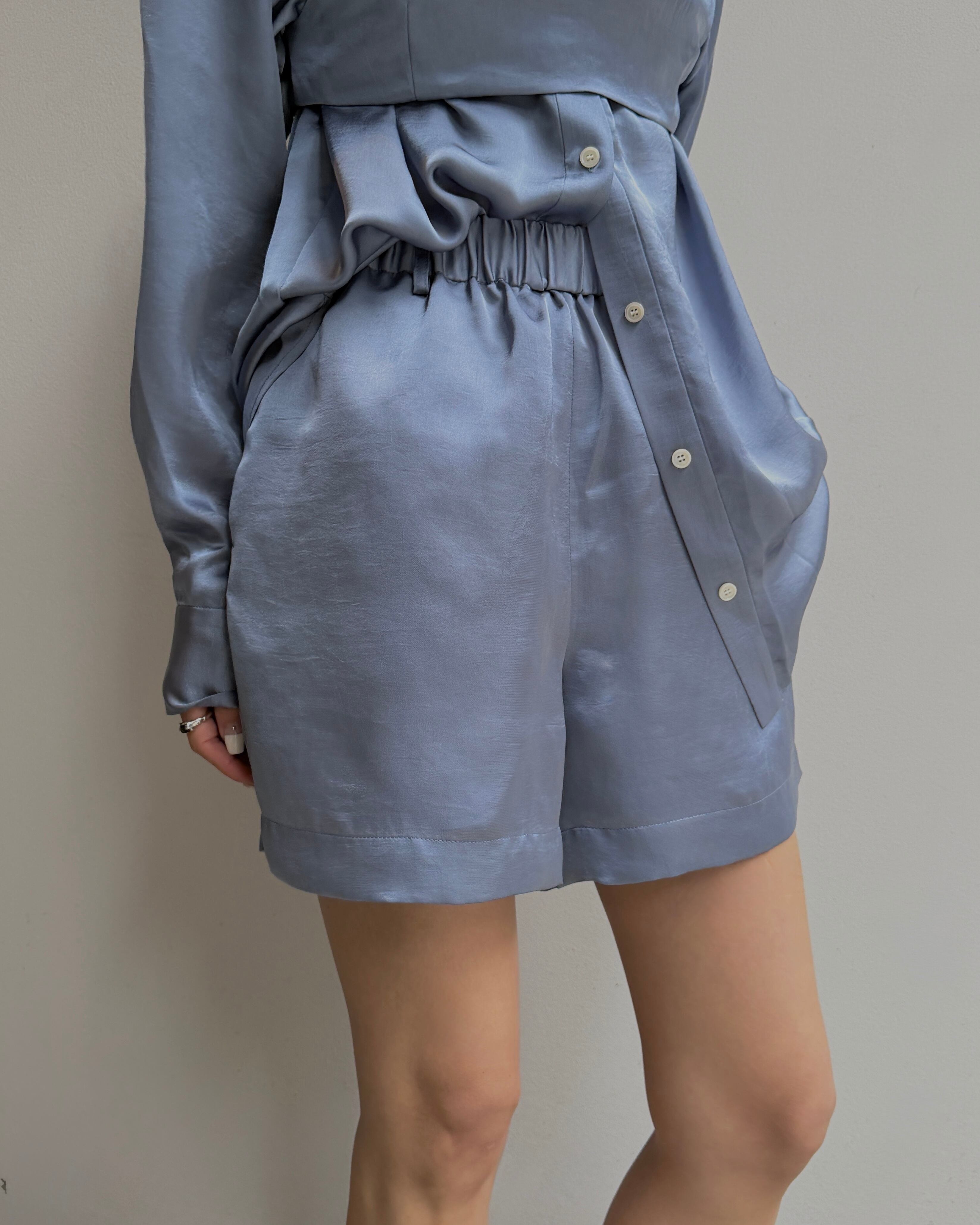 back cross satin camisole | quūi