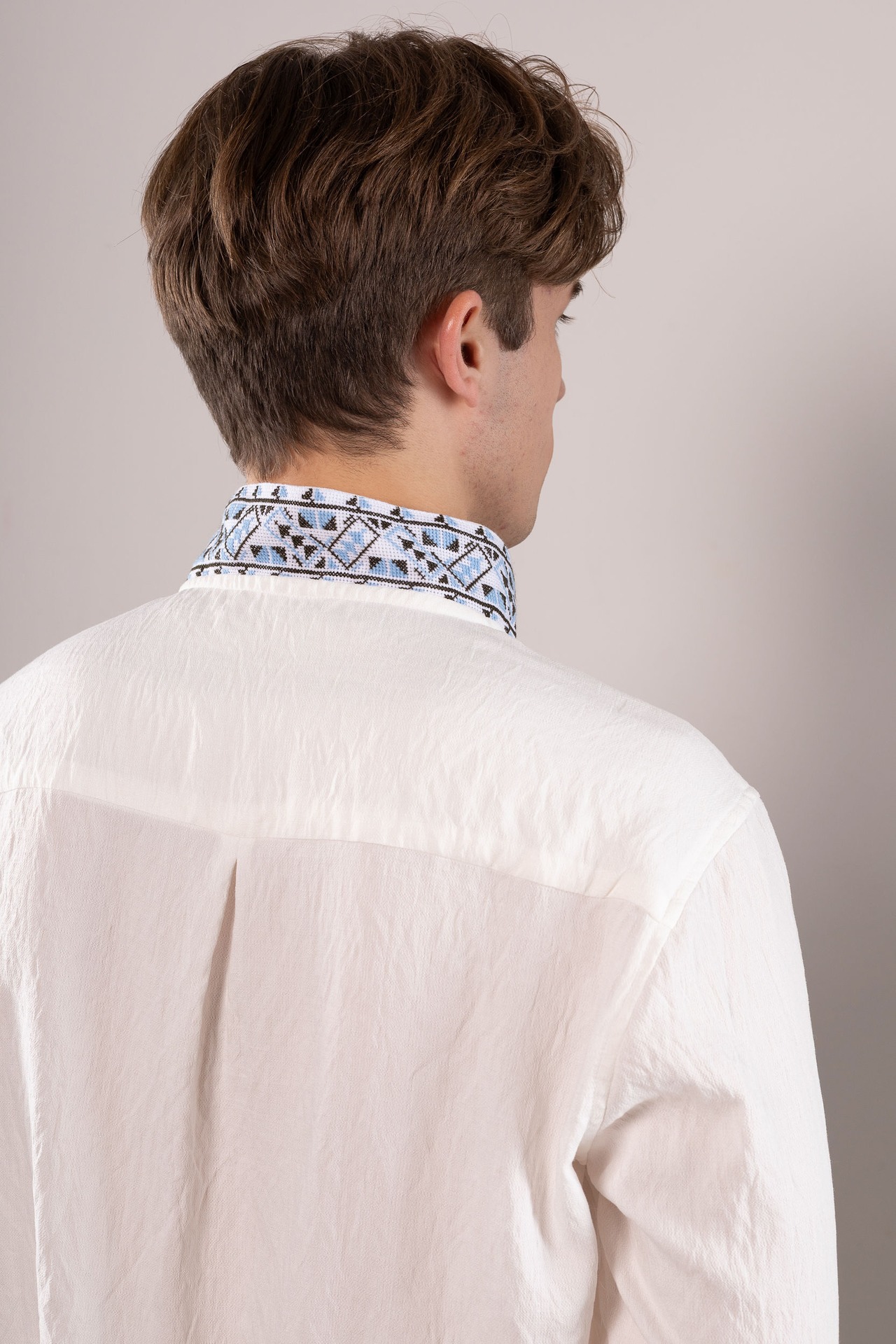 ウクライナ刺繍ヴィシヴァンカ　クロスステッチ手刺繍　Mサイズ　メンズ - 4