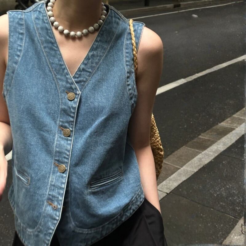 Button front sleeveless denim Gilet 204712