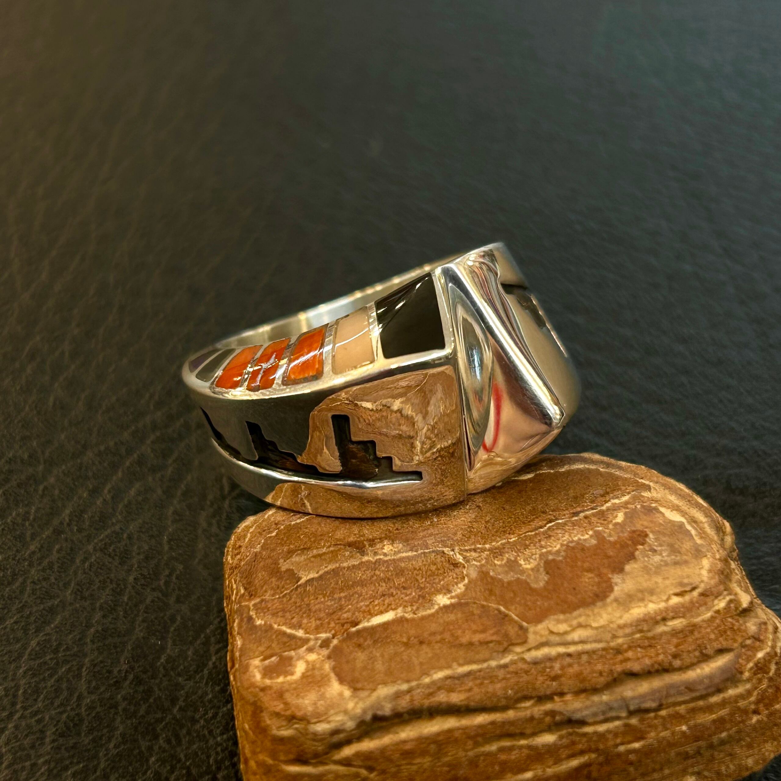 ナバホ族　故ルトリシアイエローヘア氏　リング　サンバースト　スターリング　16号 Lutricia Yellowhair ルトリシアイエローヘアーのインディアン