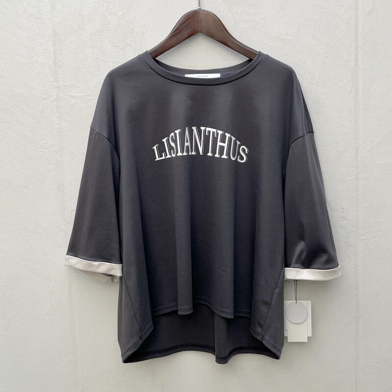 QTUME(クチューム) 5分袖ロゴT 610-25073 “LISIANTHUS” | diagrande