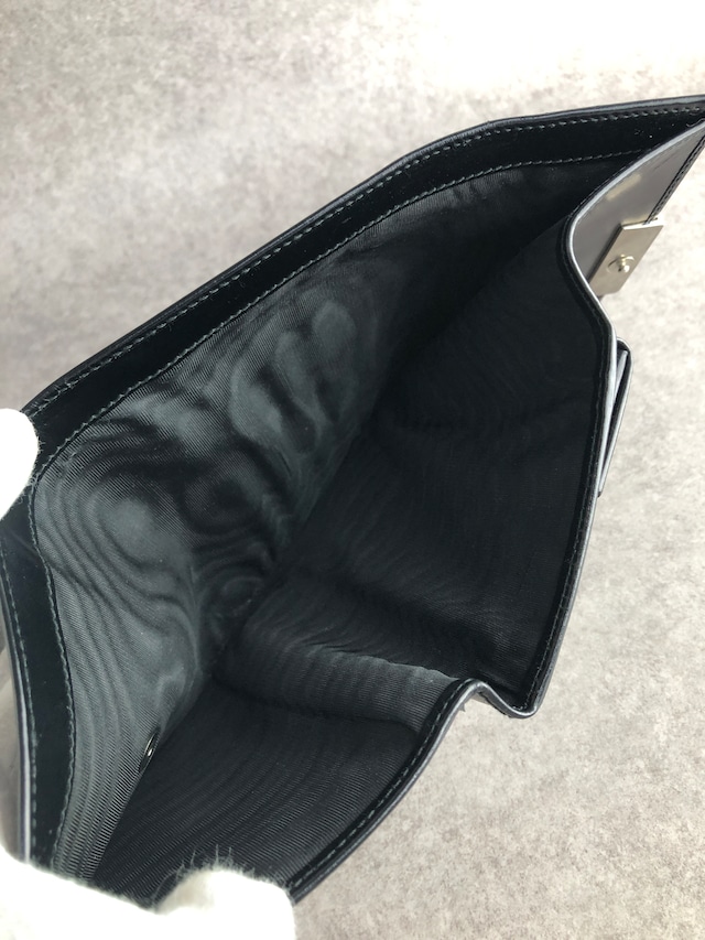 PRADA プラダ 財布 ブラック ロゴ レザー 二つ折り財布 vintage ヴィンテージ オールド j6jr5n