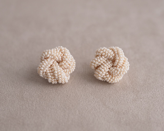 Knot ノット ピアス｜IVORY