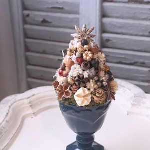 木の実ツリーS　1点もの｜木の実の小さなクリスマス飾り　木の実いっぱい　冬のナチュラルインテリア　プレゼント　推し活におすすめ　
