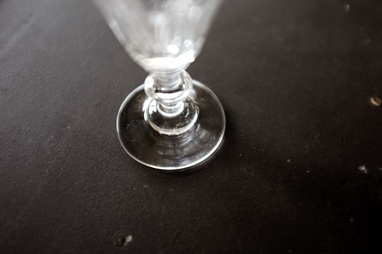 19世紀 フランス 透明の不自由 物憂いクリスタルグラスh アンティーク