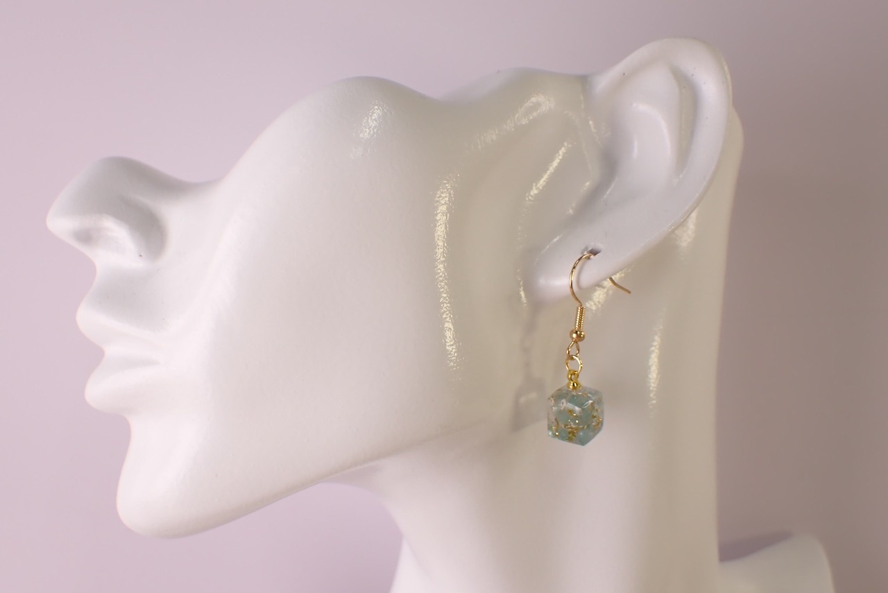 【定期便利用者様限定】アパタイトレジンピアス　 [D11‐139]