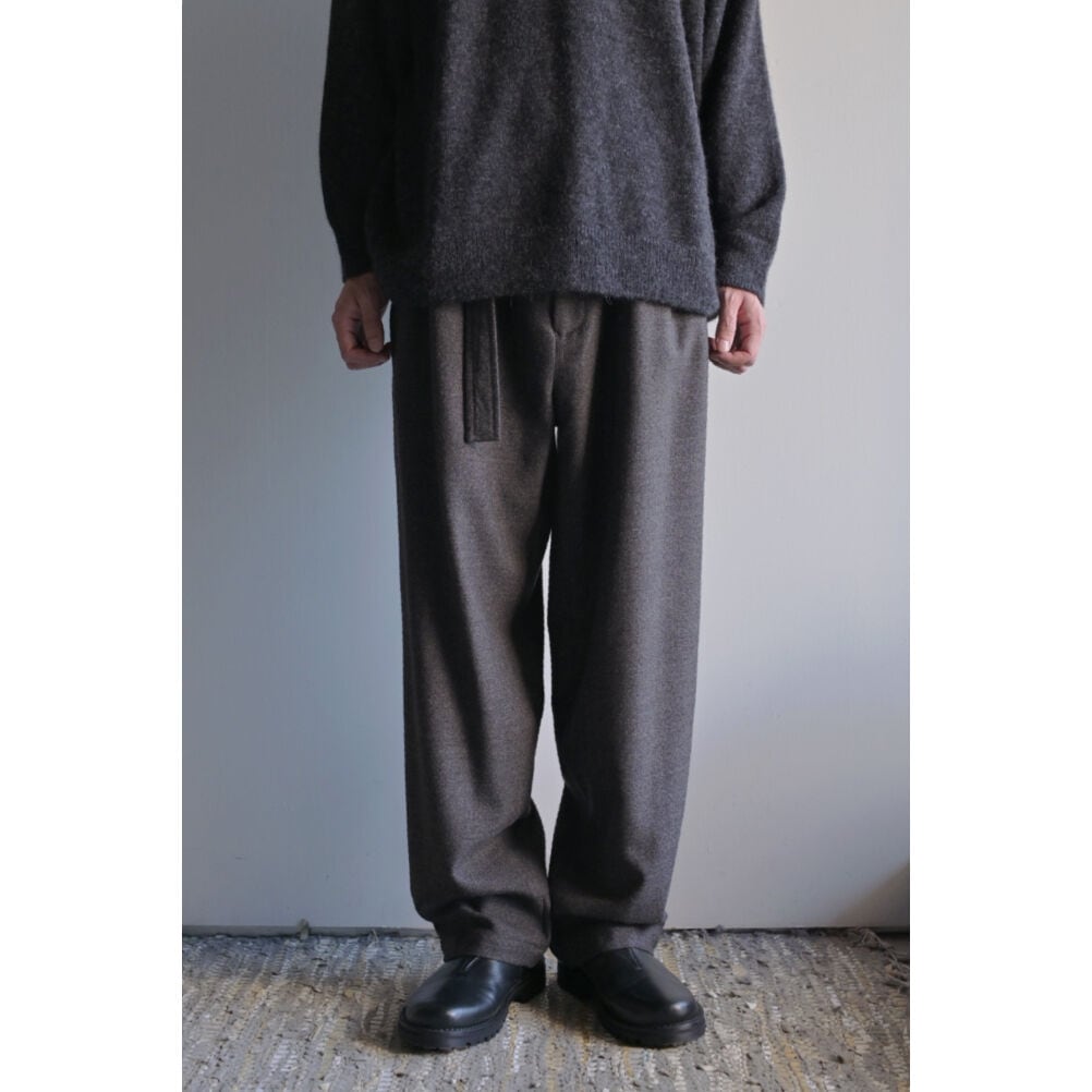 WIRROW】ウィロウ unisex MELANGE WOOL BELTED TUCK PANTS［Brown］ | nuno