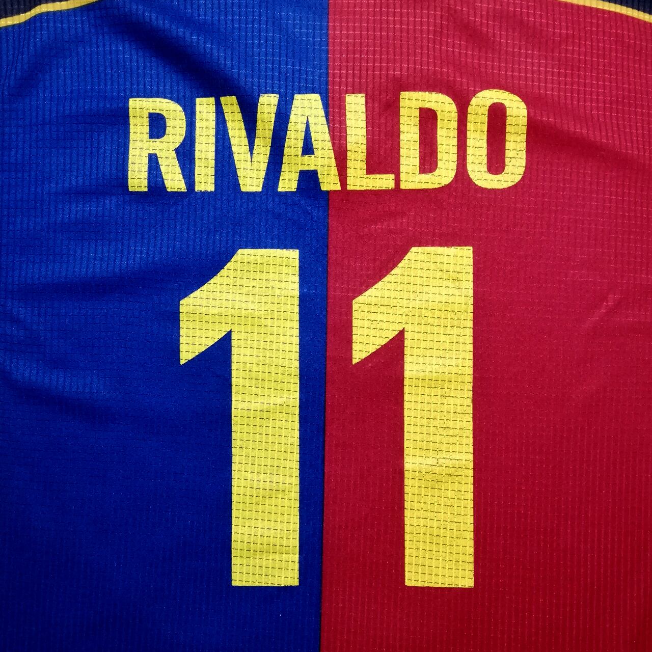 USED/子供用】バルセロナ 1999-2000 Roger's 100周年記念 ユニフォーム