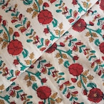 ブロックプリント生地【50cm単位】インド綿 花柄 生成り×赤×グリーン#55910-WT1