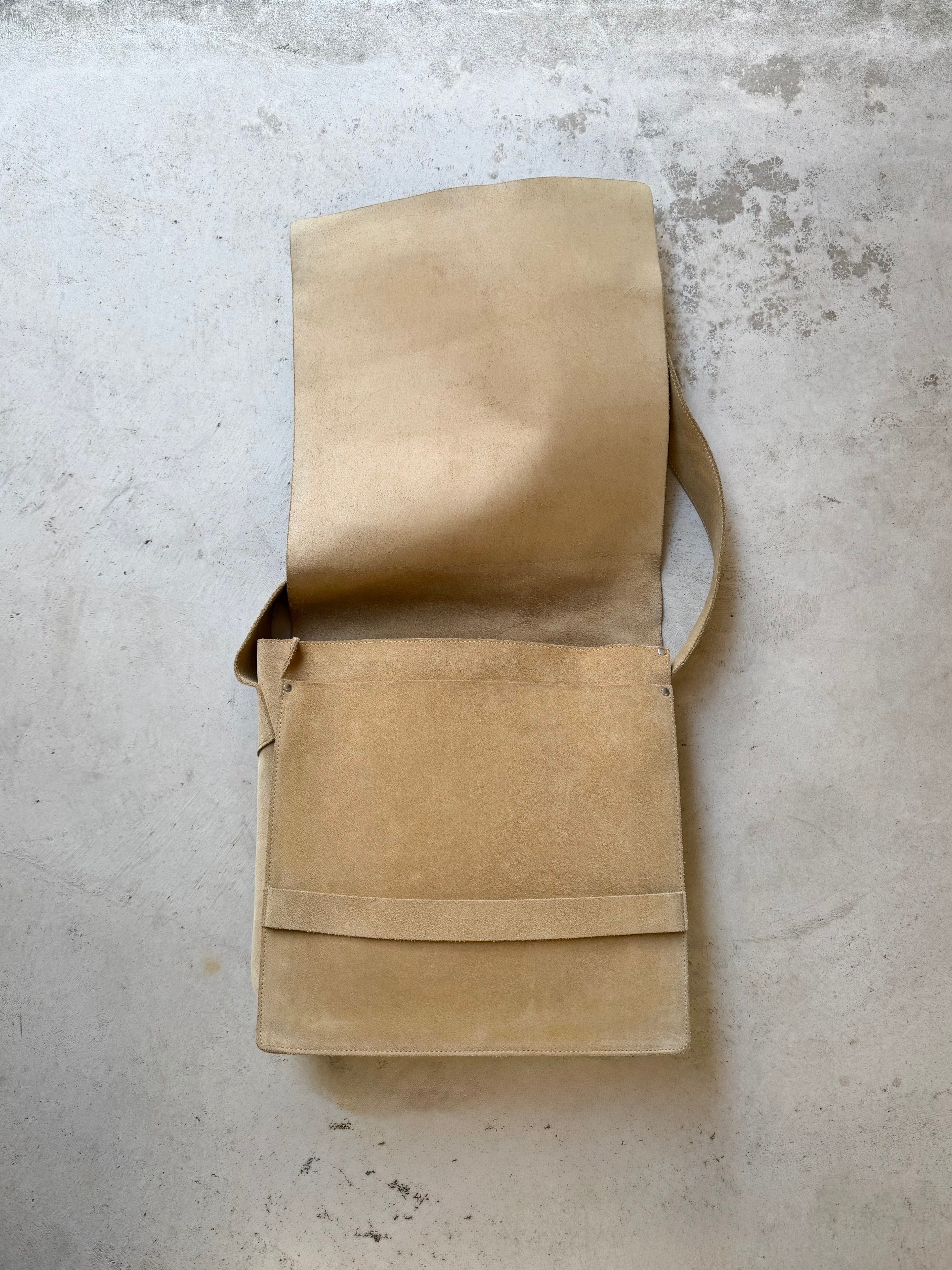 90s A.P.C. beige suede leather shoulder record bag | JESUS ARTOIS