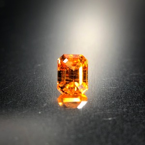 最も美しいオレンジ色 0.21ct UP 天然 マンダリンガーネット