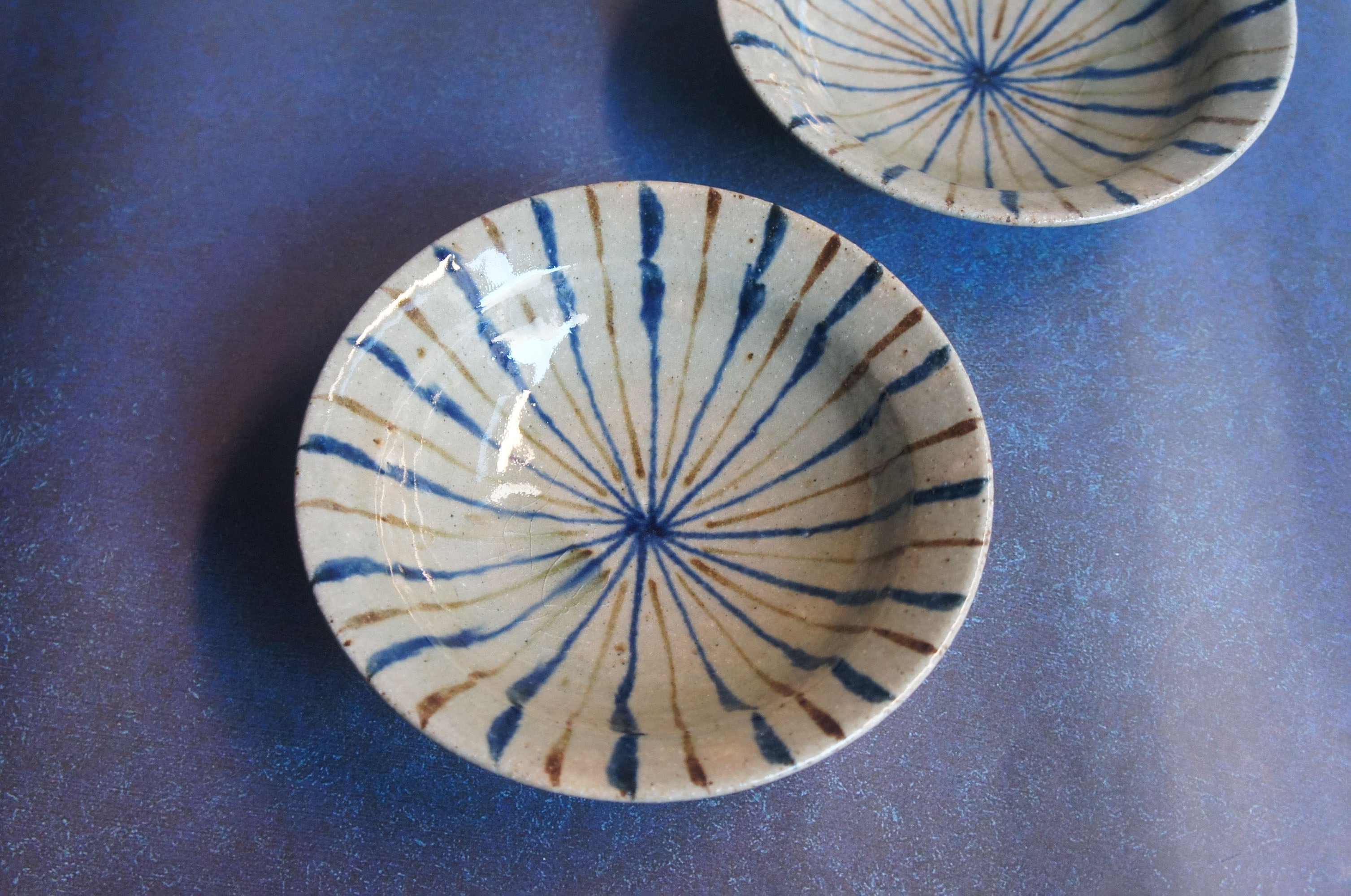 麗峯窯 麦わらストライプの浅鉢 | 器とライフスタイル雑貨 KOGU