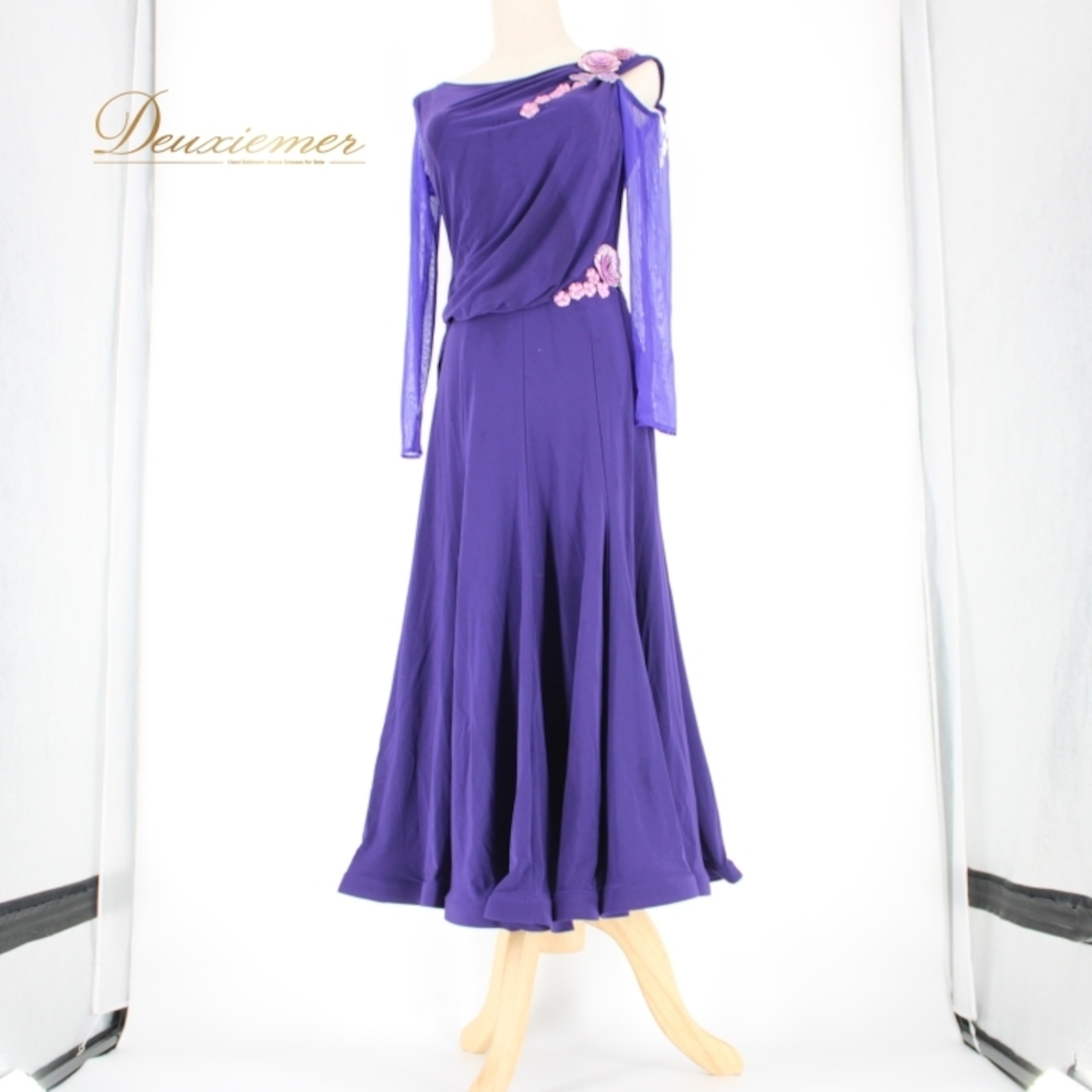 社交ダンス 衣装 スタンダード ドレス ワンピース レッスンウェア パーティ衣装 パープル系 ピンク系 花飾り 長袖 レース シンプル 紫 上品 バイオレット エレガント 大人 おしゃれ フェミニン 伸縮性 袖あり パーティー用 ドレスアップ ダンスウェア シンプルデザイン アクセント おすすめ レディース 上品スタイル