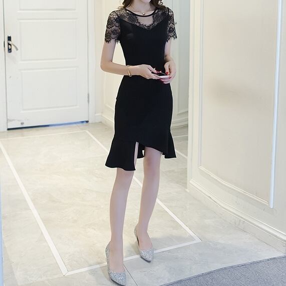 ドレス レディース ブラックドレス S M L XL ブラック 美シルエット ミニドレス アイラッシュレース フィッシュテール マーメイド フリル アシンメトリー ラウンドネック ミニ丈 透け感 半袖 タイト シンプル フェミニン エレガント セクシー 華やか 上品 大人可愛い おしゃれ イベント デート お出かけ 休日 フォーマル パーティー お呼ばれ 二次会 オケージョン ファッション コーデ モテ 送料無料 こなれ感