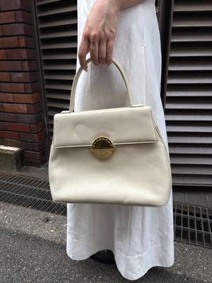 GIVENCHY / Circle Logo Plate Hand Bag (O)