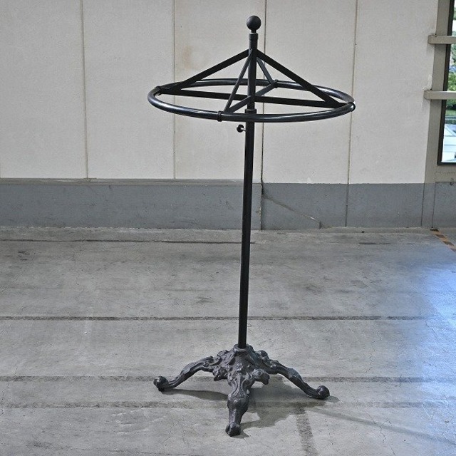 アメリカビンテージスタイル サークルハンガーラック D 回転式 獣足 円 ラウンド コート パイプ 洋服 衣装 アンティーク調 店舗 インテリア