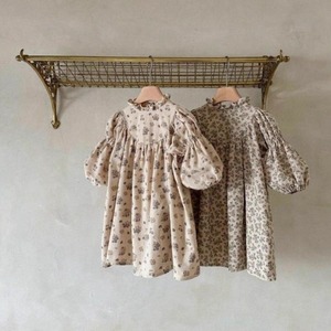 【BABY】韓国風　花柄ワンピース