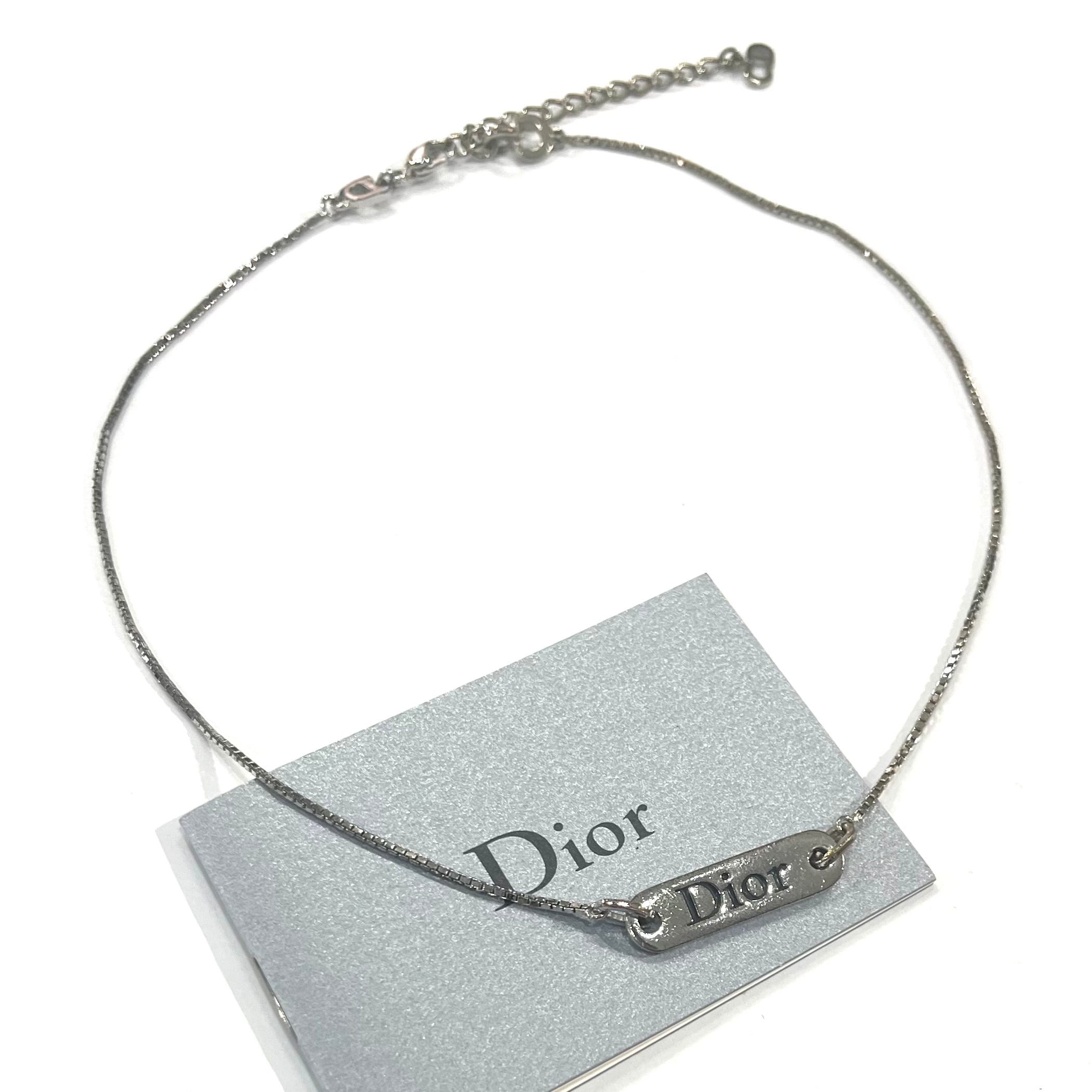Christian Dior】2566 DIOR プレートディオールロゴ ラインストーン